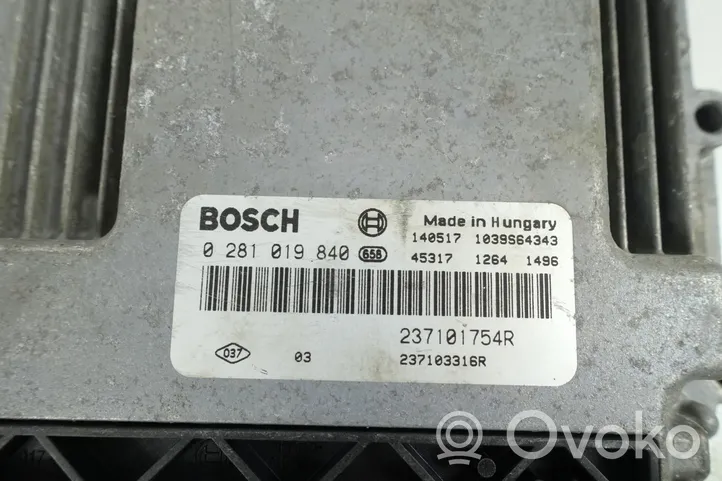 Opel Vivaro Engine control unit/module ECU 0281019840