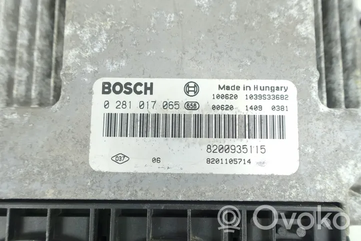 Opel Vivaro Engine control unit/module ECU 0281017065