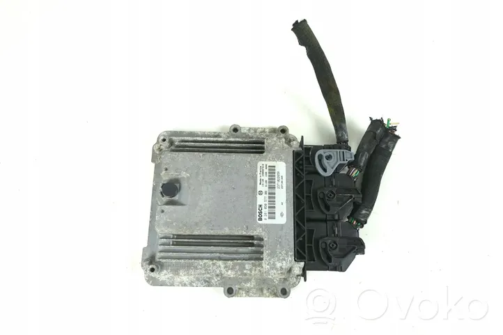 Renault Master II Unité de commande, module ECU de moteur 0281030577