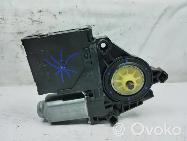 Volkswagen Touran II Front door window regulator motor 1T0959701T