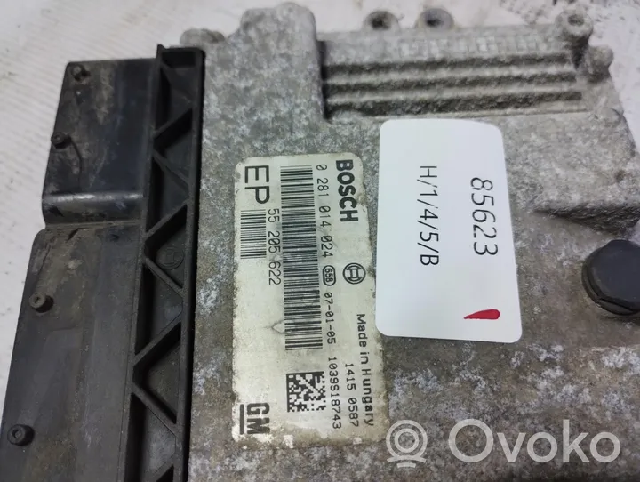 Opel Zafira B Komputer / Sterownik ECU silnika 0281014024