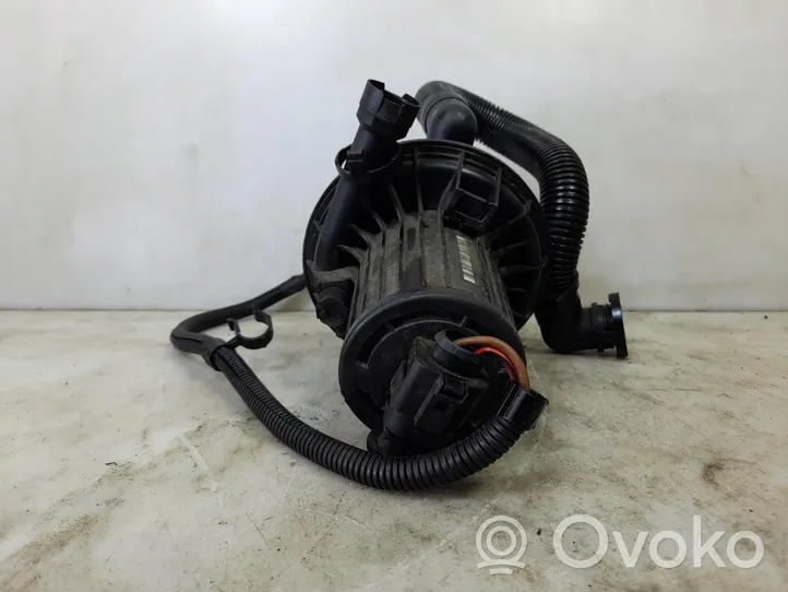 Audi A4 S4 B5 8D Secondary air pump 06A959253B