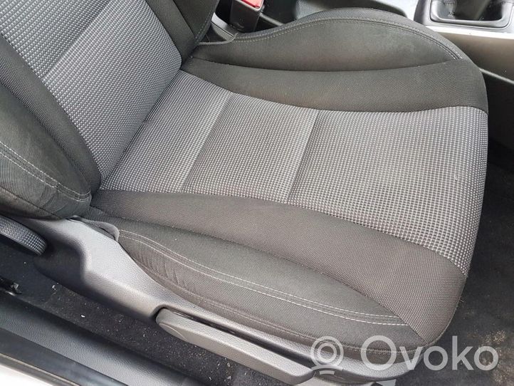 Hyundai i30 Priekinė vairuotojo sėdynė 