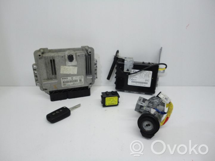 KIA Ceed Komputer / Sterownik ECU i komplet kluczy 39111-2A972