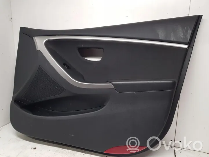 Hyundai i30 Rivestimento del pannello della portiera anteriore 82360-A6100