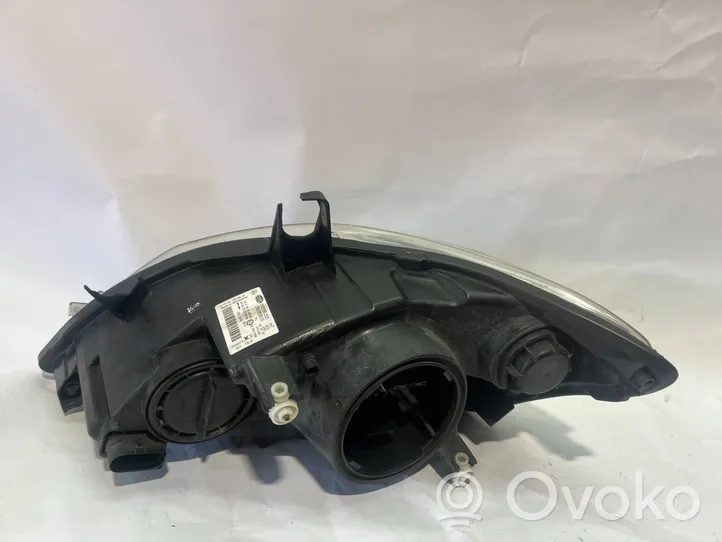 Mercedes-Benz Vito Viano W639 Lampa przednia A6398201961