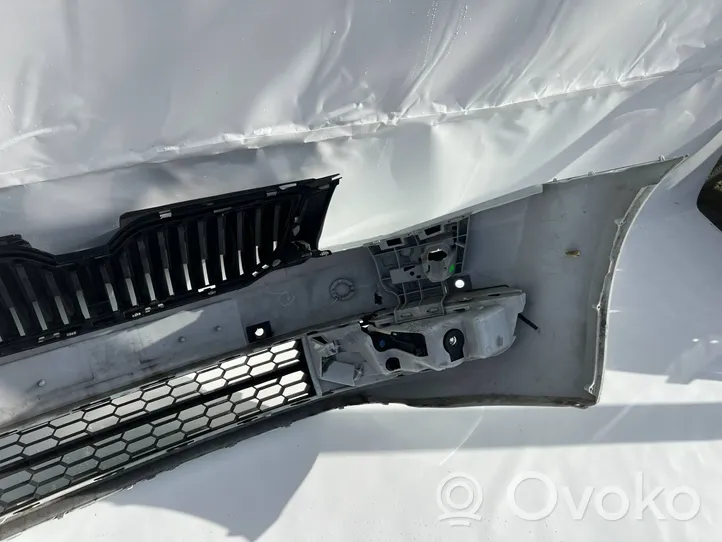 Skoda Octavia Mk3 (5E) Zderzak przedni 5E0807221