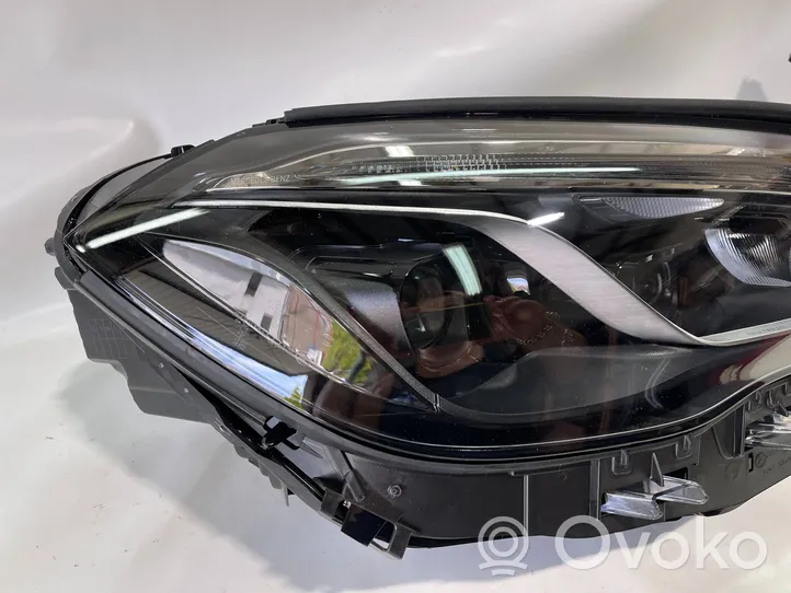 Mercedes-Benz GLA H247 Lampa przednia A2479064204