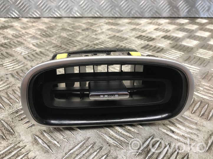 Toyota Prius (XW50) Garniture, panneau de grille d'aération latérale 5565047190