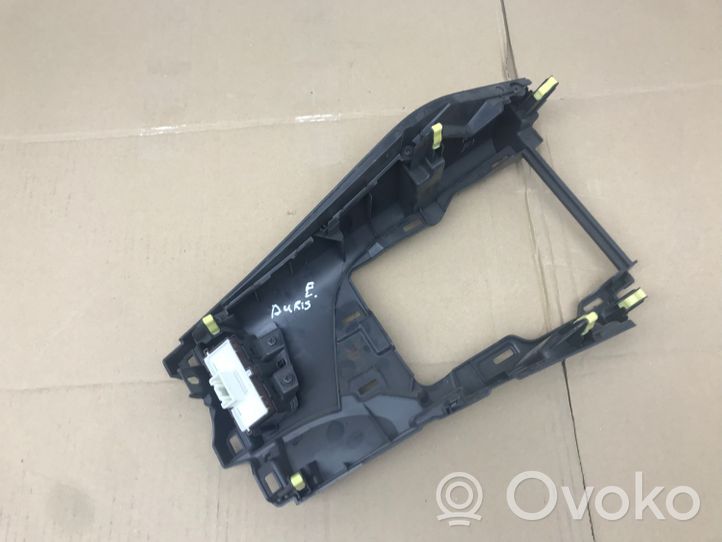 Toyota Auris E180 Muut kytkimet/nupit/vaihtimet 5883402050