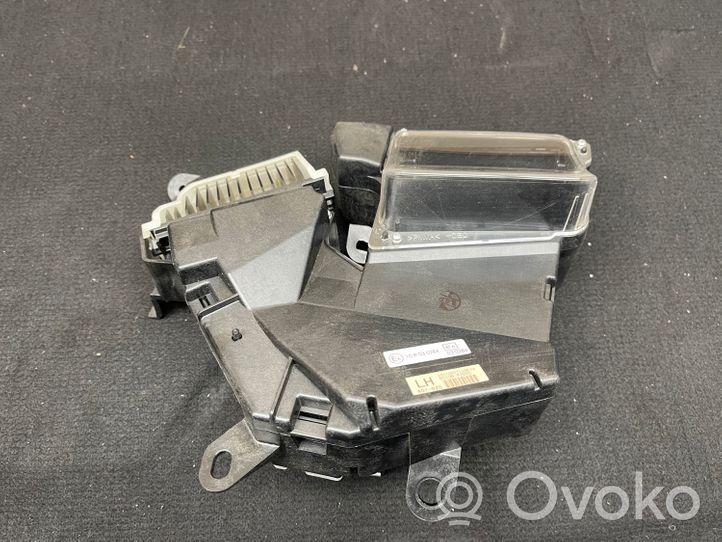 Toyota Prius (XW50) Schermo del visore a sovrimpressione 8310847020