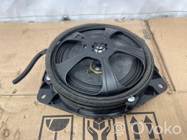 Lexus RX 330 - 350 - 400H Takaoven kaiutin 861600W570