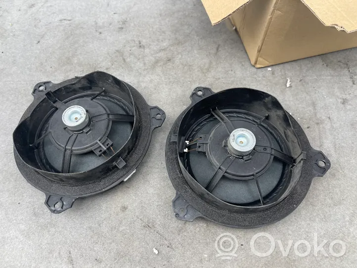 Toyota Prius (XW20) Rear door speaker 8418Q19