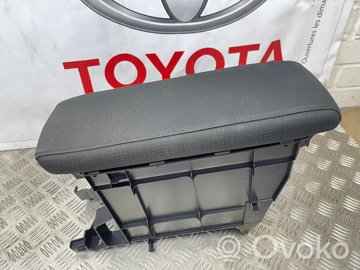 Toyota Prius (XW50) Podłokietnik tunelu środkowego 5891347040