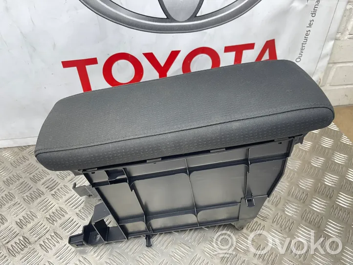 Toyota Prius (XW50) Bracciolo 5891347040