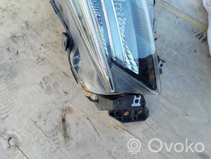 Subaru Outback (BT) Lampa przednia 84001AL150