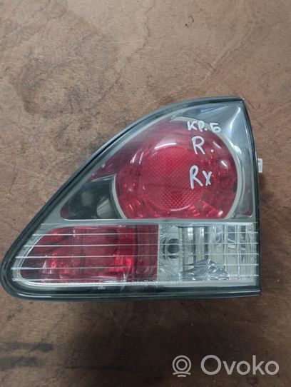 Lexus RX 300 Lampy tylnej klapy bagażnika 