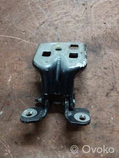 Chrysler Voyager Front door lower hinge 