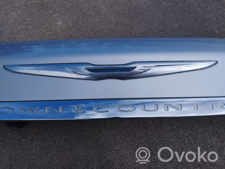 Chrysler Town & Country V Garniture de hayon 1SP16TRMAD