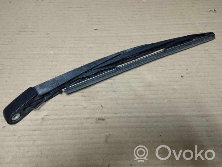 Honda Element Rear wiper blade arm 