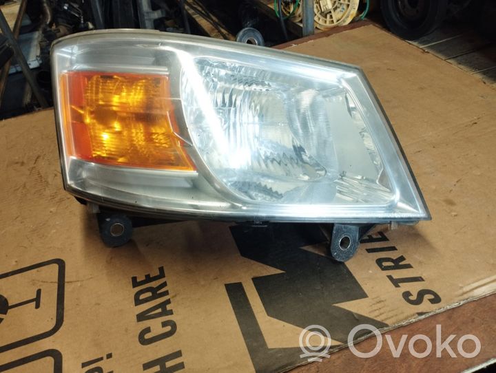 Dodge Grand Caravan Lampa przednia 05113332AD