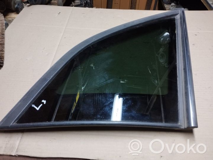 Chrysler Pacifica Rear side window/glass 