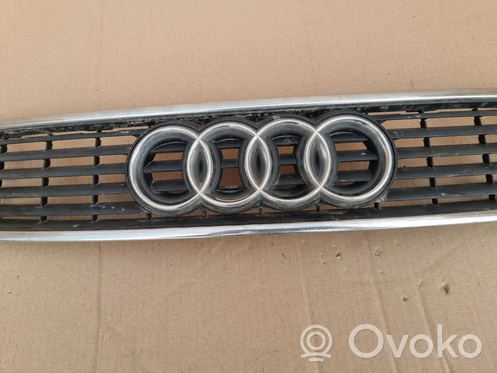 Audi A4 S4 B5 8D Atrapa chłodnicy / Grill 8D0853651J