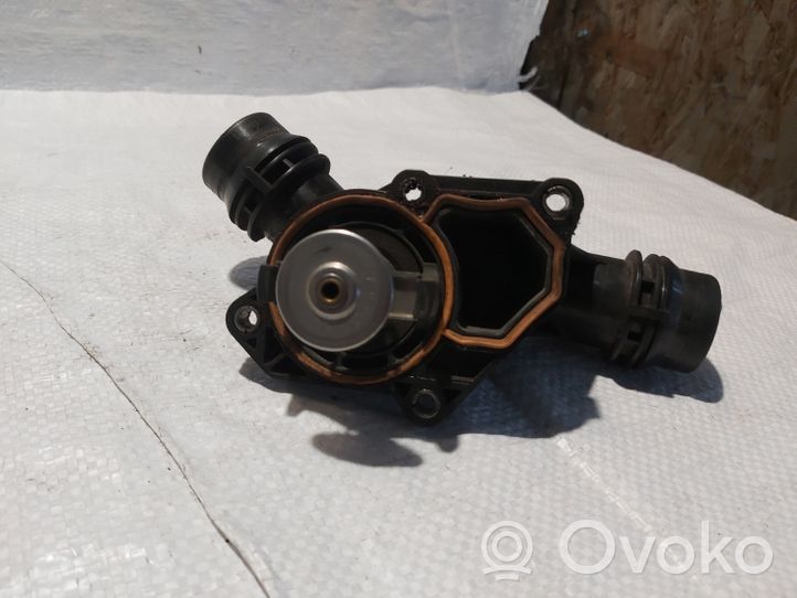 BMW 3 E46 Boîtier de thermostat / thermostat 