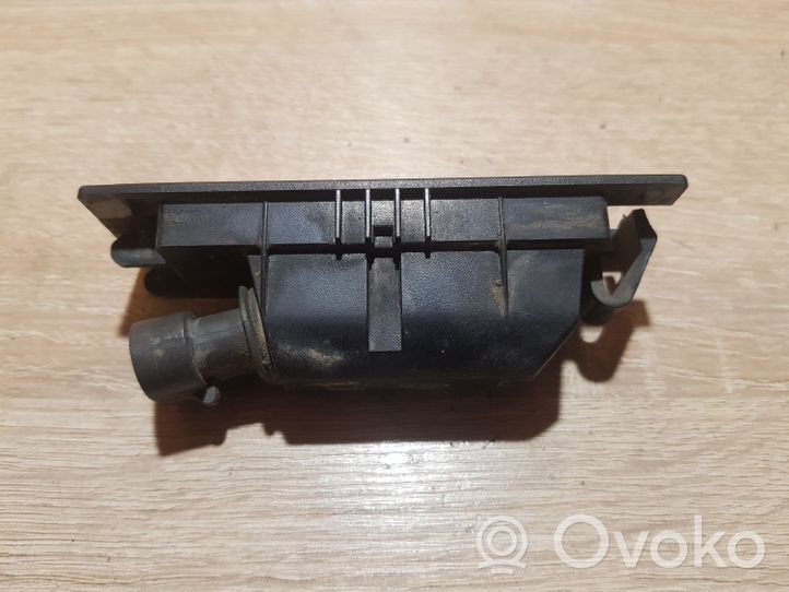 Opel Meriva A Lampa oświetlenia tylnej tablicy rejestracyjnej 57581