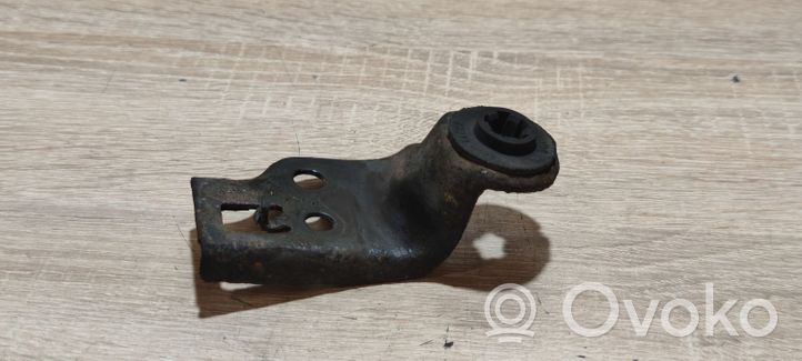 Toyota Avensis T250 Staffa di montaggio del radiatore 16523