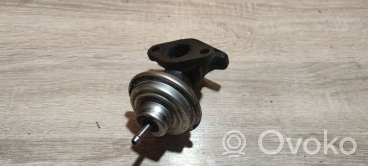 Audi 80 90 S2 B4 EGR-venttiili 028131501E