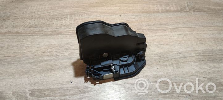 BMW X3 E83 Serratura portiera anteriore 7229459