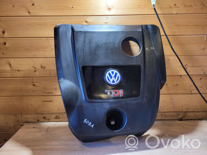 Volkswagen Bora Couvercle cache moteur 038103925