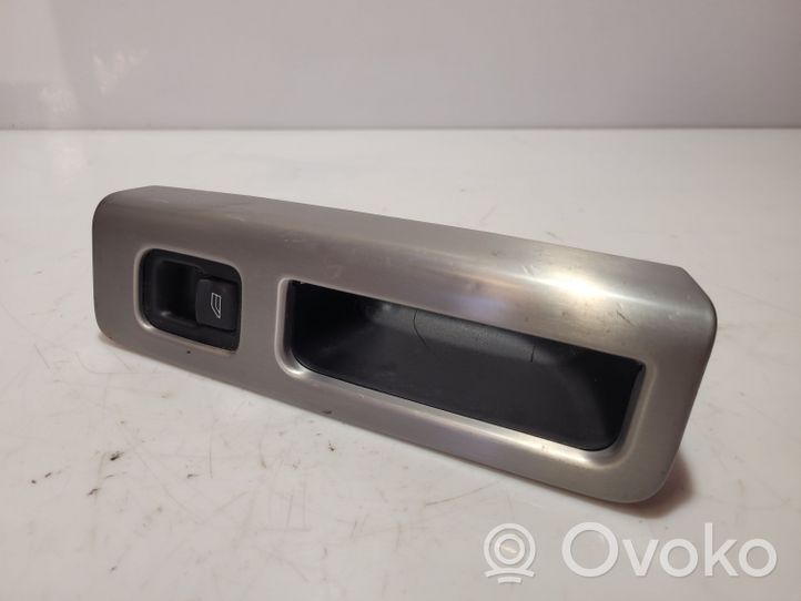 Volvo V50 Support bouton lève vitre porte arrière 8663813