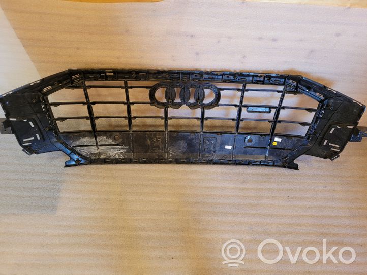 Audi Q8 Atrapa chłodnicy / Grill A2128851623