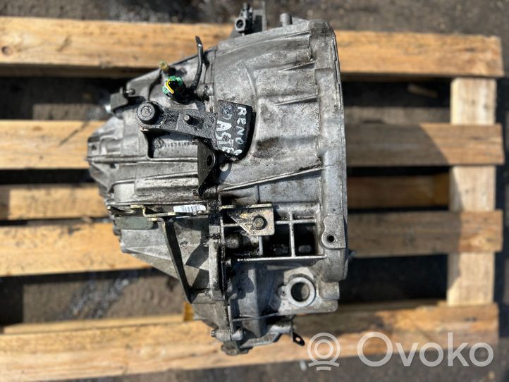 Renault Master II Manual 6 speed gearbox PF6S003