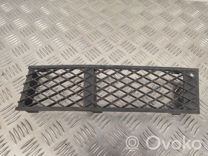 BMW 7 F01 F02 F03 F04 Grille inférieure de pare-chocs avant 7184149