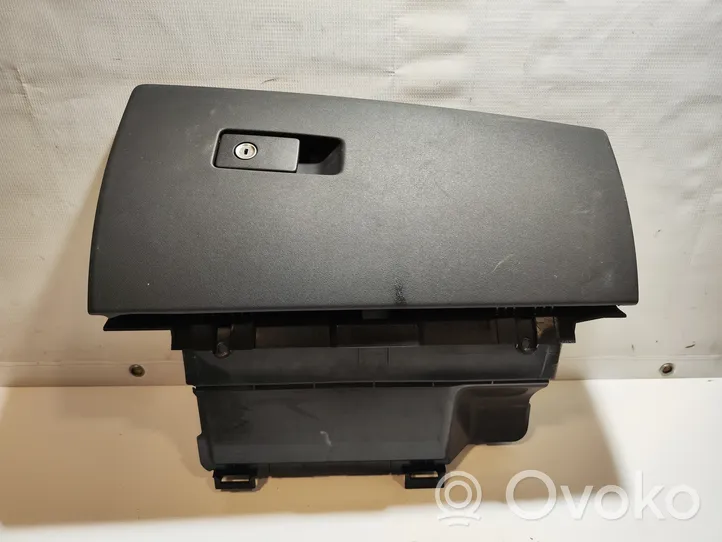 Volvo V70 Glove box set 39810153