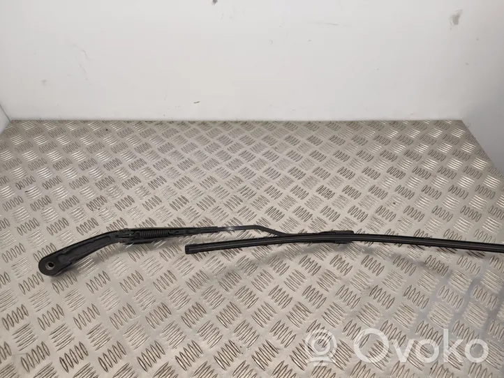 Mercedes-Benz E W213 Front wiper blade arm A2138205302