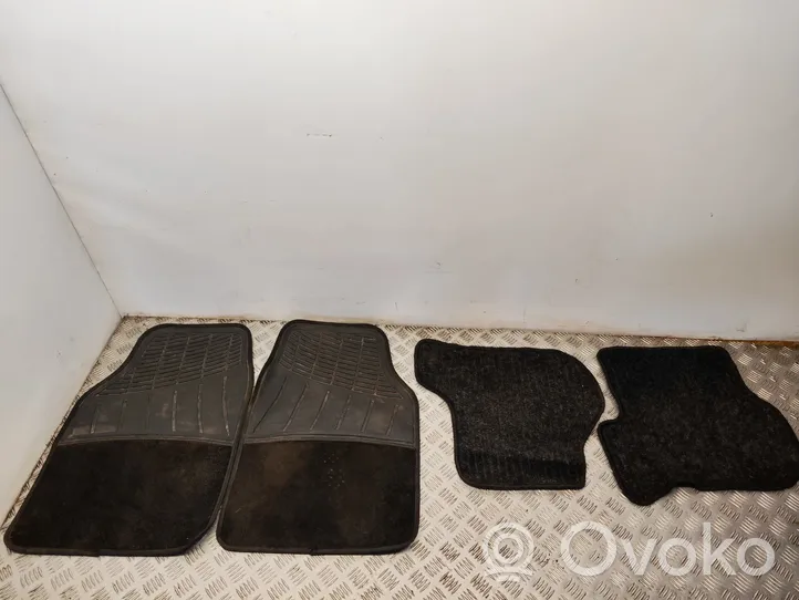 Volkswagen Jetta V Car floor mat set 