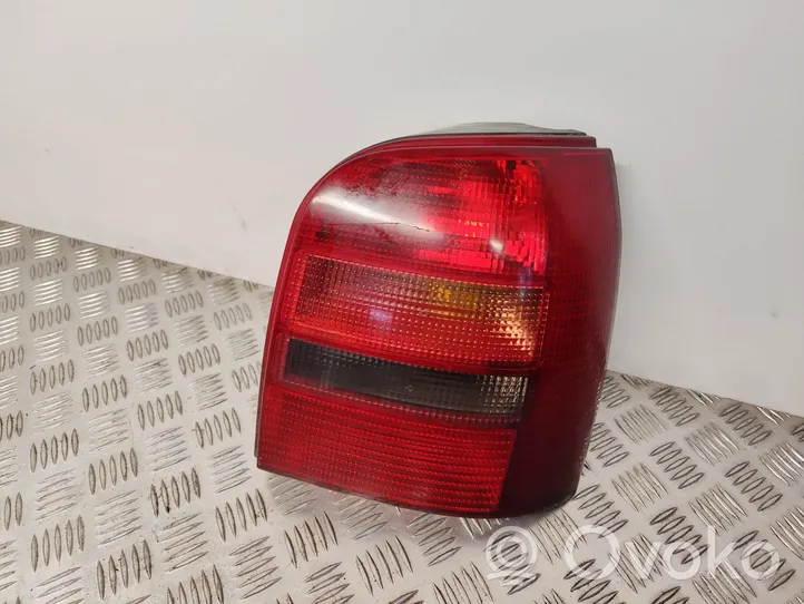 Audi A4 S4 B5 8D Galinis žibintas kėbule 8D9945096