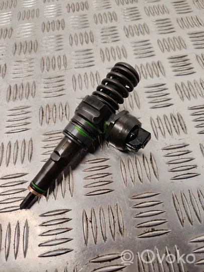 Volkswagen Jetta V Injecteur de carburant 038130073AG