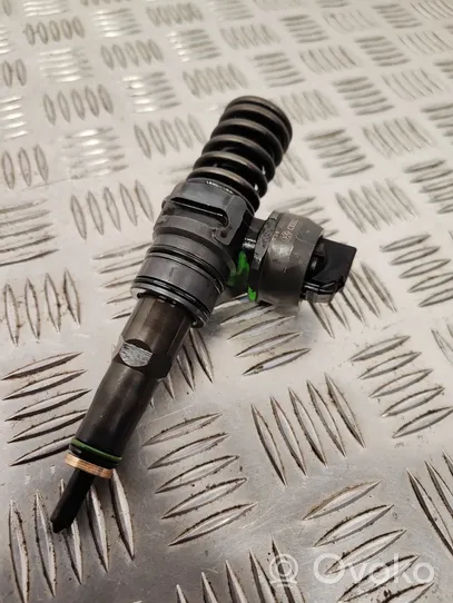 Volkswagen Jetta V Injecteur de carburant 038130073AG