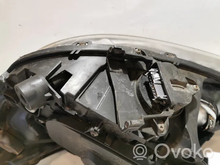 Volvo V60 Lampa przednia 31299991