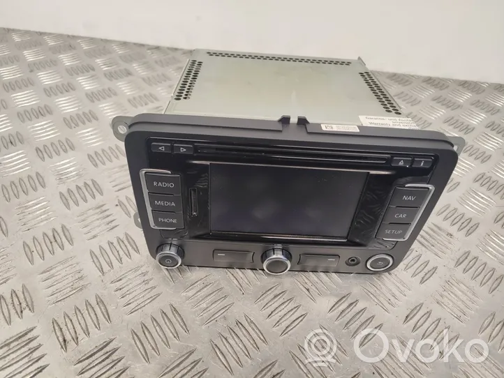 Volkswagen Jetta VI Radio/CD/DVD/GPS head unit 5C0035279D