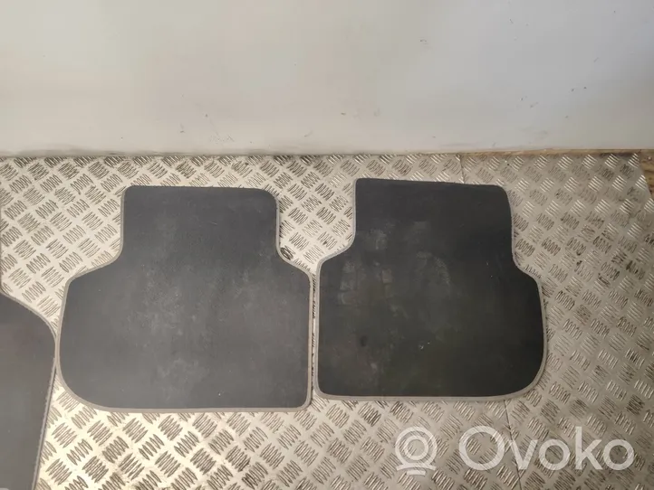 Volkswagen Jetta VI Kit tapis de sol auto 