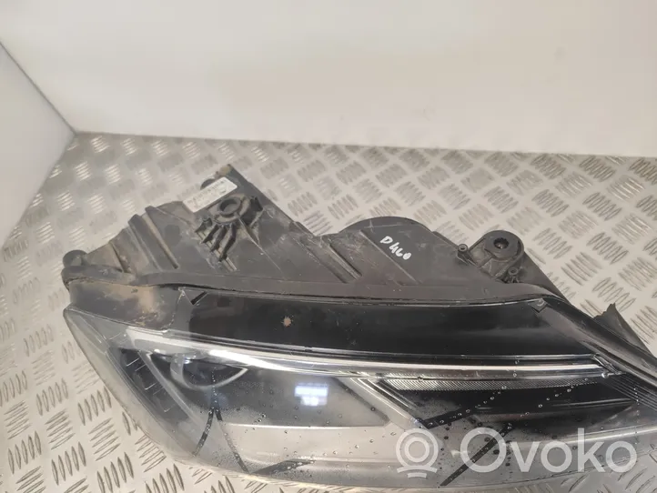 Volkswagen Jetta VI Lampa przednia 5C7941752E