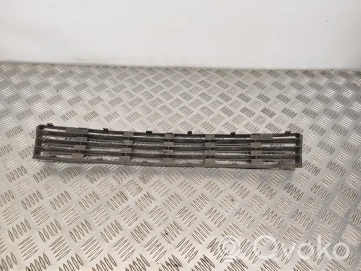 Audi A4 S4 B5 8D Grille inférieure de pare-chocs avant 8D0807683AA