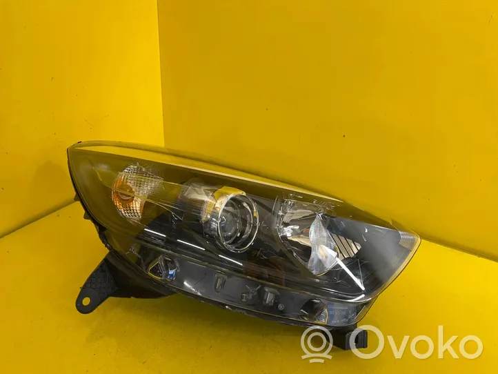 Renault Captur Headlight/headlamp 60L1100E