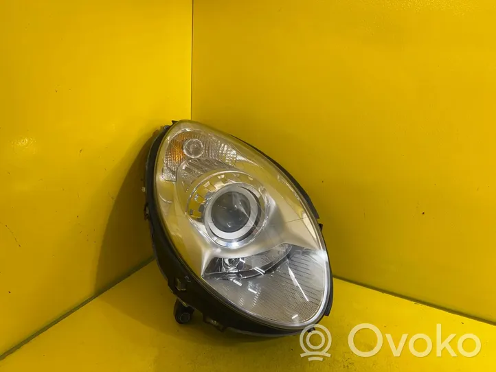 Mercedes-Benz R W251 Lampa przednia 